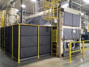 O ENCLAUSURAMENTO DE MPAQUINAS PERMITE QUE HAJA UM CONTROLE DO BARULHO NA FÁBRICA